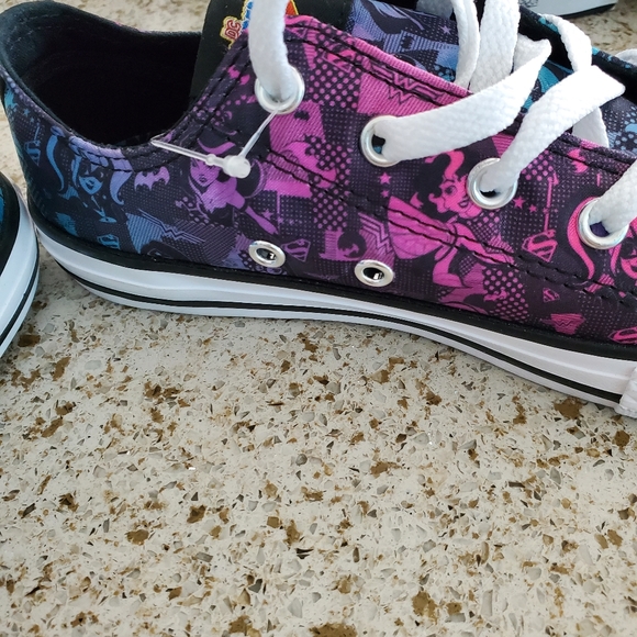 Converse - Picture 5 of 8